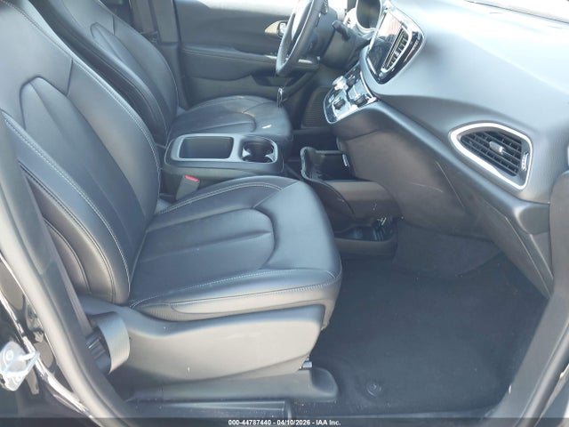 2025 CHRYSLER PACIFICA 2C4RC1BG1SR506850 Photo 4