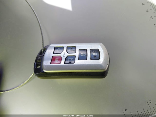 5TDYK3DC2ES450398 Toyota Sienna Xle V6 8 Passenger
