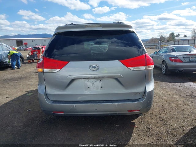 5TDYK3DC2ES450398 Toyota Sienna Xle V6 8 Passenger