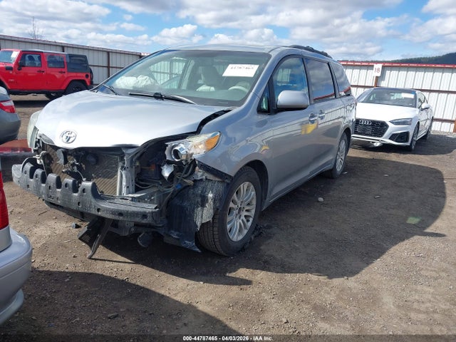 5TDYK3DC2ES450398 Toyota Sienna Xle V6 8 Passenger