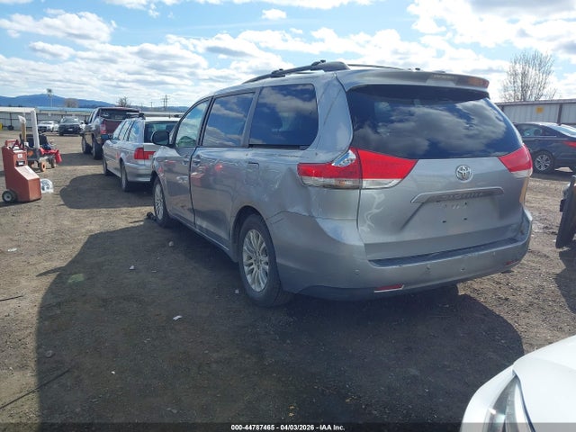 5TDYK3DC2ES450398 Toyota Sienna Xle V6 8 Passenger