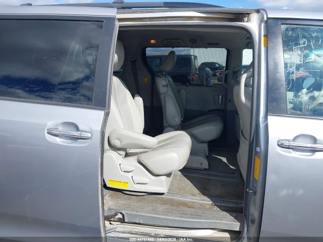 5TDYK3DC2ES450398 Toyota Sienna Xle V6 8 Passenger