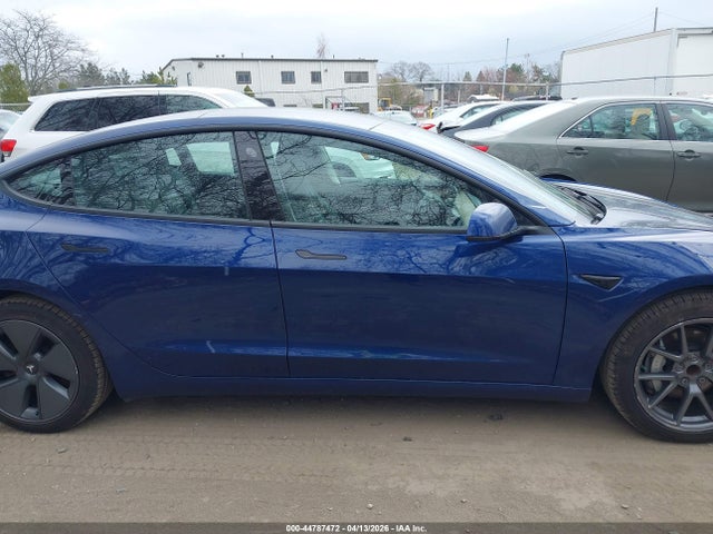 Tesla Model 3 Rear-wheel Drive 2022 5YJ3E1EA3NF252162 Image 13