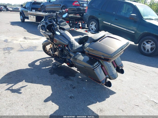 Harley-Davidson FLTRXSE 2021 1HD1TCL11MB952869 Image 3
