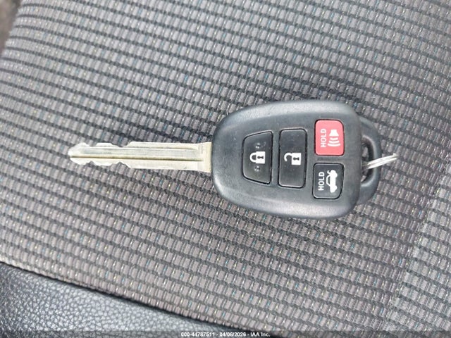 2T1BURHE2HC833592 Toyota COROLLA SE