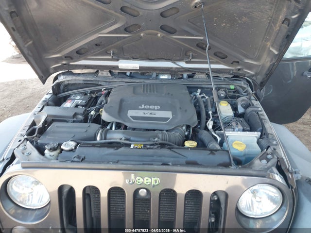 1C4BJWDGXHL553880 Jeep Wrangler Unlimited Sport 4x4
