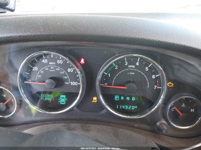 1C4BJWDGXHL553880 Jeep Wrangler Unlimited Sport 4x4