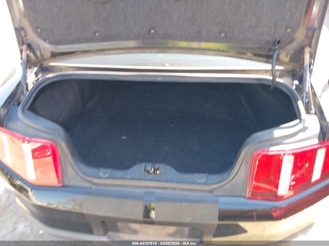 44787618 :رقم المزاد ، 1ZVBP8AM4C5258921 vin ، 2012 Ford Mustang V6 Premium مزاد بيع