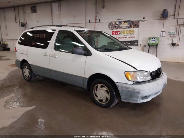 44787676 :رقم المزاد ، 4T3ZF13C31U367800 vin ، 2001 Toyota Sienna Le مزاد بيع