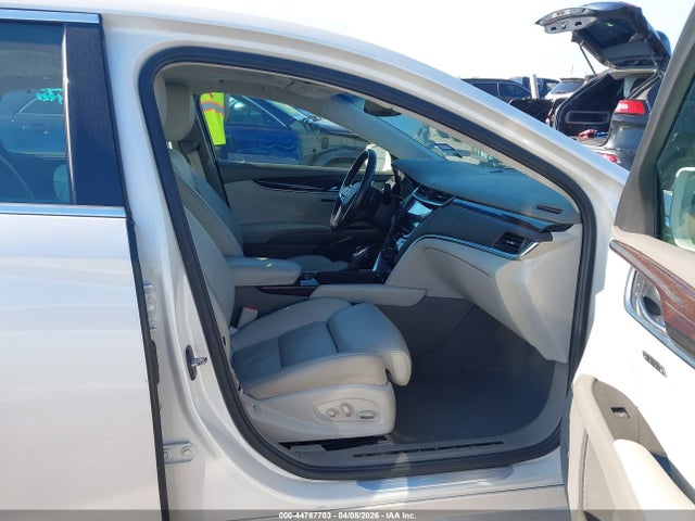 2014 Cadillac Xts Platinum მანქანა იყიდება აუქციონზე, vin: 2G61S5S33E9125447, აუქციონის ნომერი: 44787703