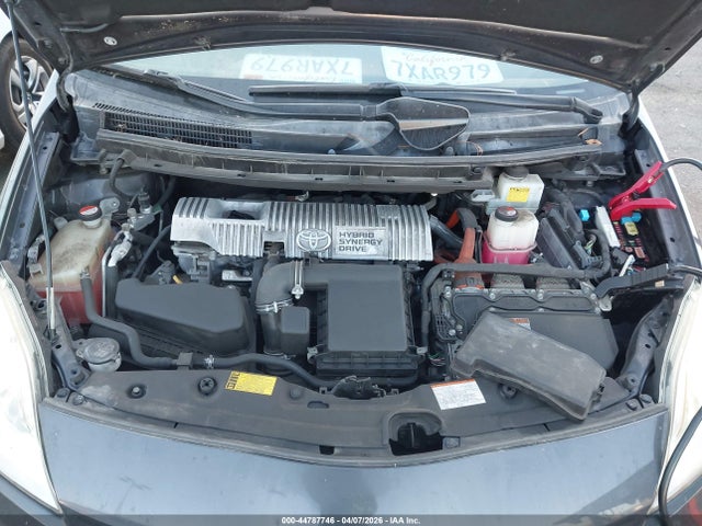 JTDKN3DU6F1888426 Toyota Prius Two