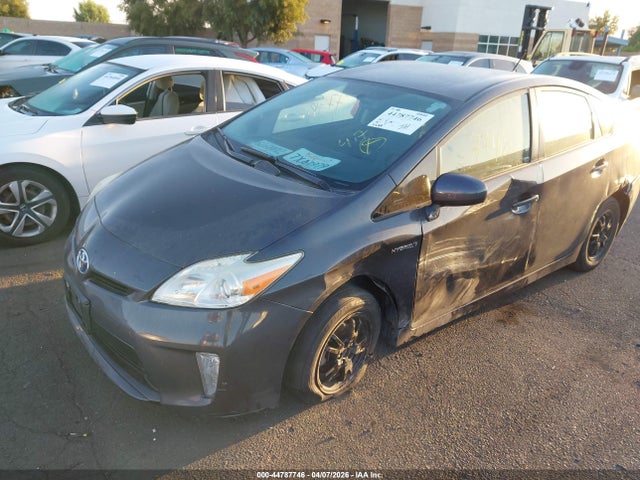 JTDKN3DU6F1888426 Toyota Prius Two