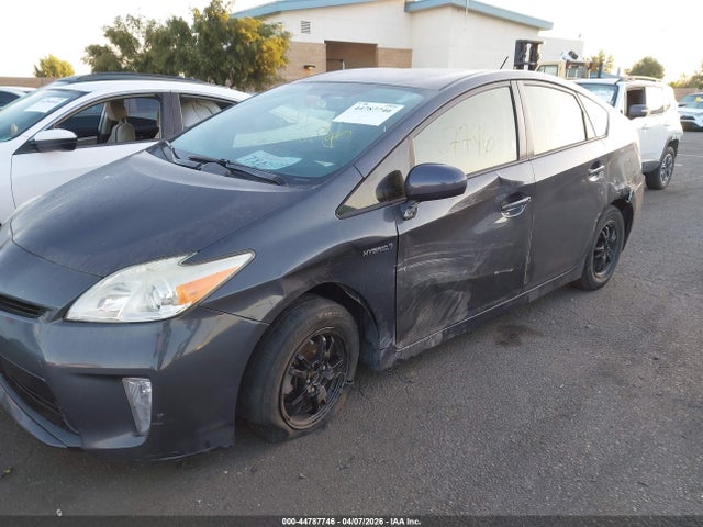 JTDKN3DU6F1888426 Toyota Prius Two