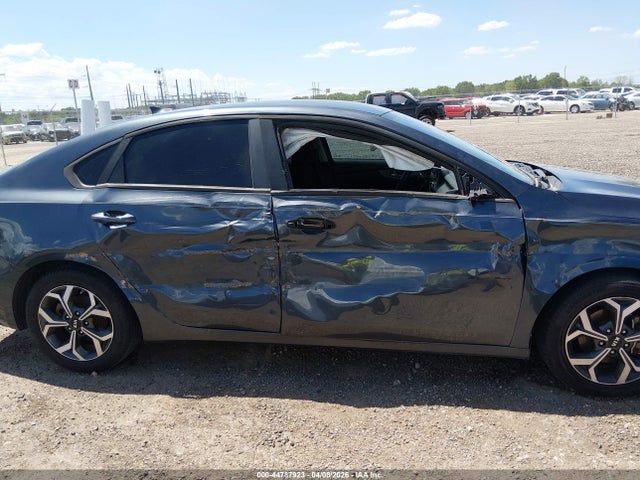 2019 Kia Forte Lxs მანქანა იყიდება აუქციონზე, vin: 3KPF24AD3KE068915, აუქციონის ნომერი: 44787923