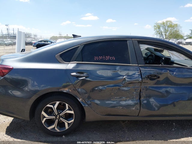 2019 Kia Forte Lxs მანქანა იყიდება აუქციონზე, vin: 3KPF24AD3KE068915, აუქციონის ნომერი: 44787923
