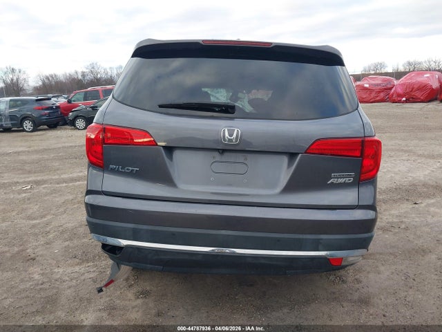 Honda Pilot Touring 2018 5FNYF6H95JB056252 Image 17