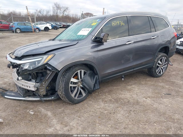 Honda Pilot Touring 2018 5FNYF6H95JB056252 Image 2