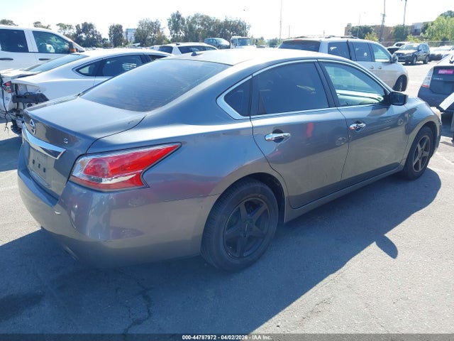 Nissan Altima 2.5 S 2015 1N4AL3AP7FC219530 Image 4