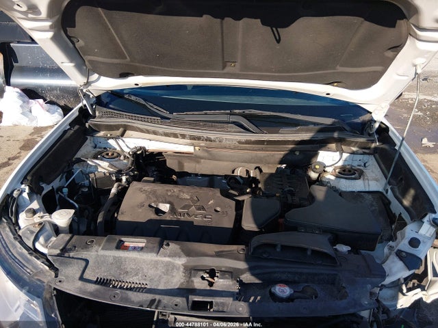 2016 Mitsubishi Outlander Es მანქანა იყიდება აუქციონზე, vin: JA4AD2A30GZ036459, აუქციონის ნომერი: 44788101