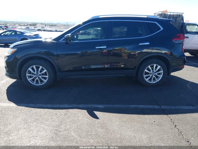 44788139 :رقم المزاد ، KNMAT2MT3HP575983 vin ، 2017 Nissan Rogue Sv مزاد بيع