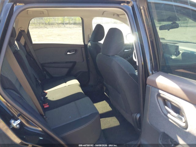 44788182 :رقم المزاد ، 5N1BT3BBXPC884825 vin ، 2023 Nissan Rogue Sv Intelligent Awd مزاد بيع