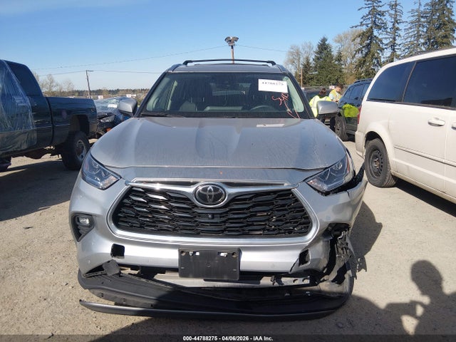 Toyota Highlander Platinum 2023 5TDKDRBH9PS024048 Image 17