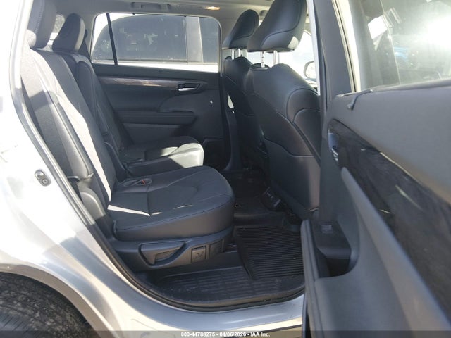 Toyota Highlander Platinum 2023 5TDKDRBH9PS024048 Image 8