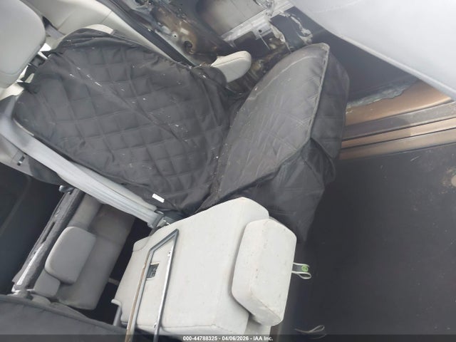 5TDKRKEC0RS186940 Toyota SIENNA LE