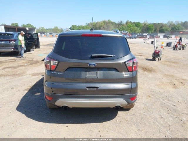 44788331 :رقم المزاد ، 1FMCU0JD3HUC37696 vin ، 2017 Ford Escape Titanium مزاد بيع
