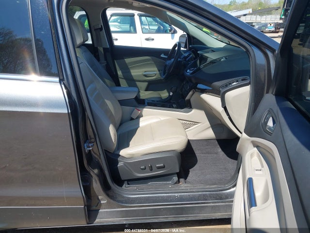 44788331 :رقم المزاد ، 1FMCU0JD3HUC37696 vin ، 2017 Ford Escape Titanium مزاد بيع