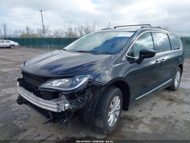 Продажа на аукционе авто 2017 Chrysler Pacifica Touring-l, vin: 2C4RC1BG0HR543025, номер лота: 44788334