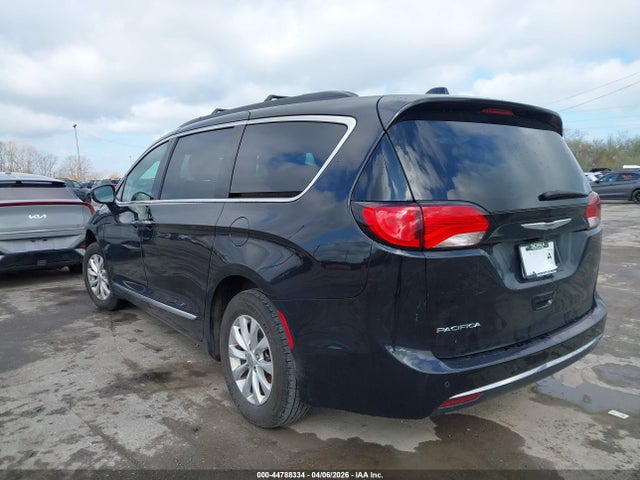 Продажа на аукционе авто 2017 Chrysler Pacifica Touring-l, vin: 2C4RC1BG0HR543025, номер лота: 44788334