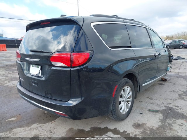 Продажа на аукционе авто 2017 Chrysler Pacifica Touring-l, vin: 2C4RC1BG0HR543025, номер лота: 44788334