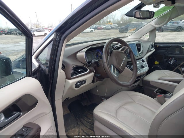 Продажа на аукционе авто 2017 Chrysler Pacifica Touring-l, vin: 2C4RC1BG0HR543025, номер лота: 44788334
