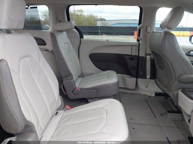 Продажа на аукционе авто 2017 Chrysler Pacifica Touring-l, vin: 2C4RC1BG0HR543025, номер лота: 44788334