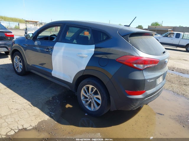 2017 HYUNDAI TUCSON KM8J23A47HU423675 Photo 2