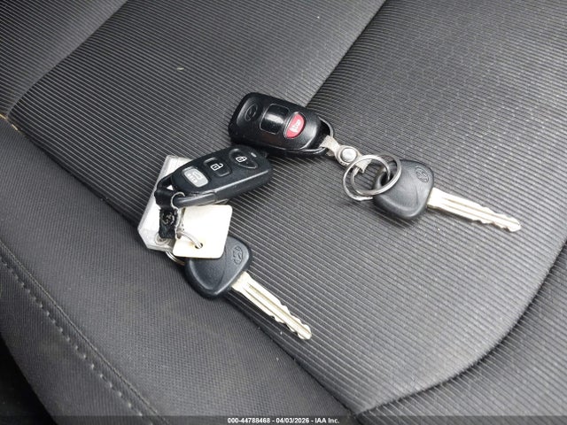 5NPD74LF5JH402167 Hyundai ELANTRA SE