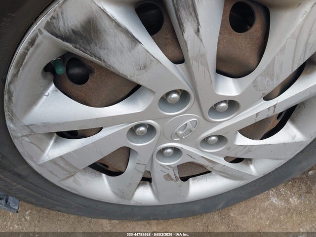 5NPD74LF5JH402167 Hyundai ELANTRA SE