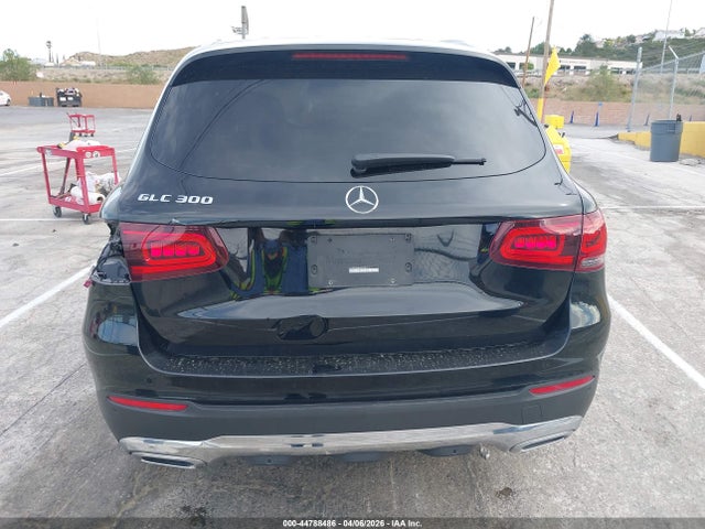 W1N0G8DB6NV380311 Mercedes-Benz Glc 300 Suv