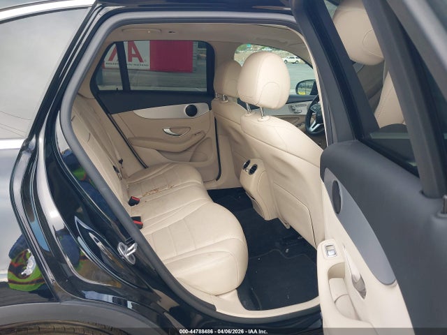 W1N0G8DB6NV380311 Mercedes-Benz Glc 300 Suv
