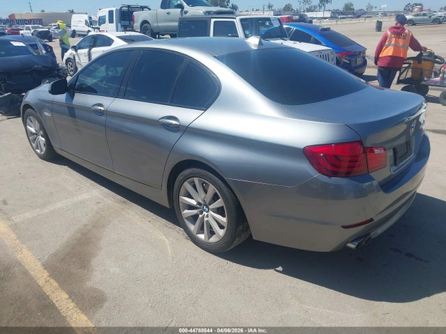 2011 BMW 528I WBAFR1C56BC737151 Photo 2