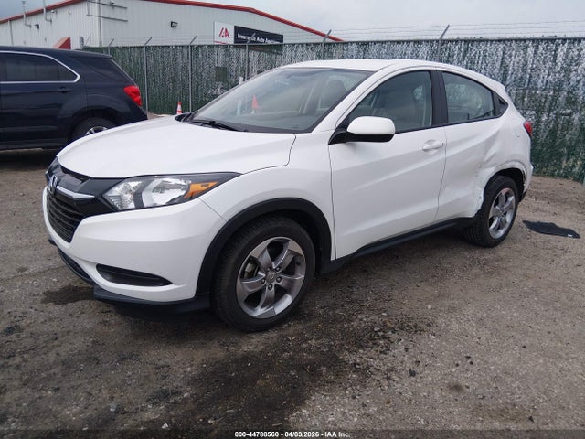 Honda HR-V LX 2017 3CZRU5H34HM705040 Image 2