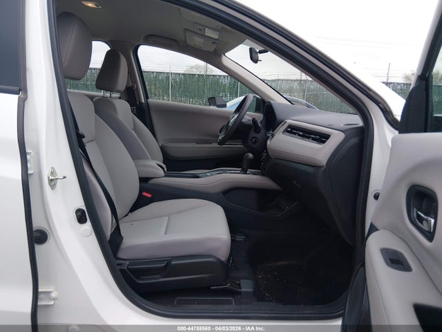 Honda HR-V LX 2017 3CZRU5H34HM705040 Image 5