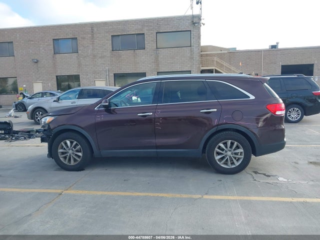 5XYPG4A50GG073336 KIA Sorento 3.3l Lx