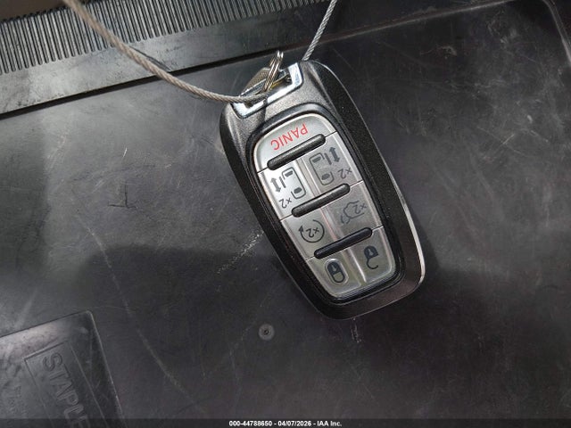 2018 Chrysler Pacifica Limited მანქანა იყიდება აუქციონზე, vin: 2C4RC1GG3JR100155, აუქციონის ნომერი: 44788650
