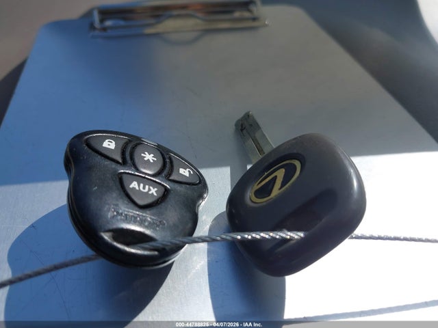 2003 Lexus Es 300 მანქანა იყიდება აუქციონზე, vin: JTHBF30G630140336, აუქციონის ნომერი: 44788825