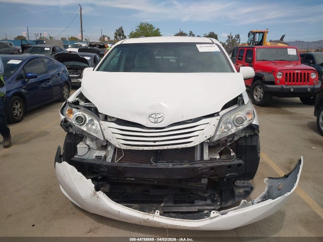 5TDKK3DC4GS719008 Toyota Sienna Le 8 Passenger