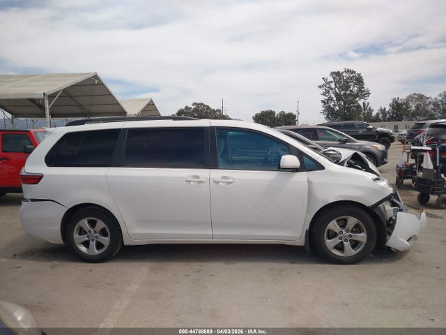 5TDKK3DC4GS719008 Toyota Sienna Le 8 Passenger