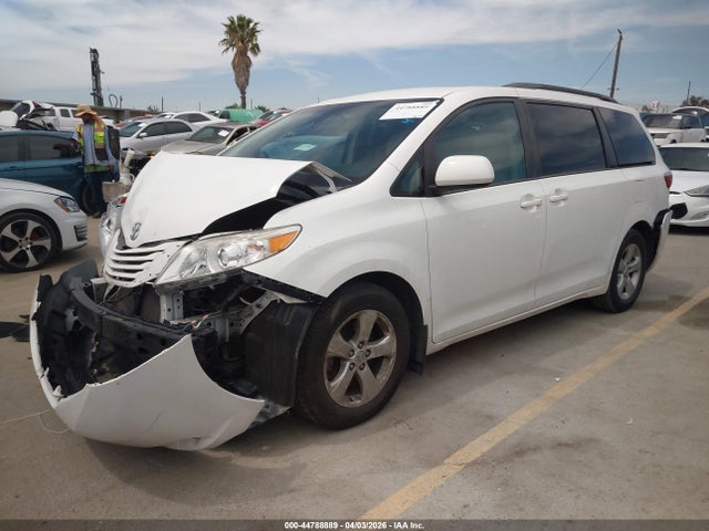 5TDKK3DC4GS719008 Toyota Sienna Le 8 Passenger