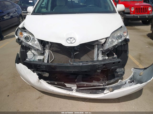 5TDKK3DC4GS719008 Toyota Sienna Le 8 Passenger